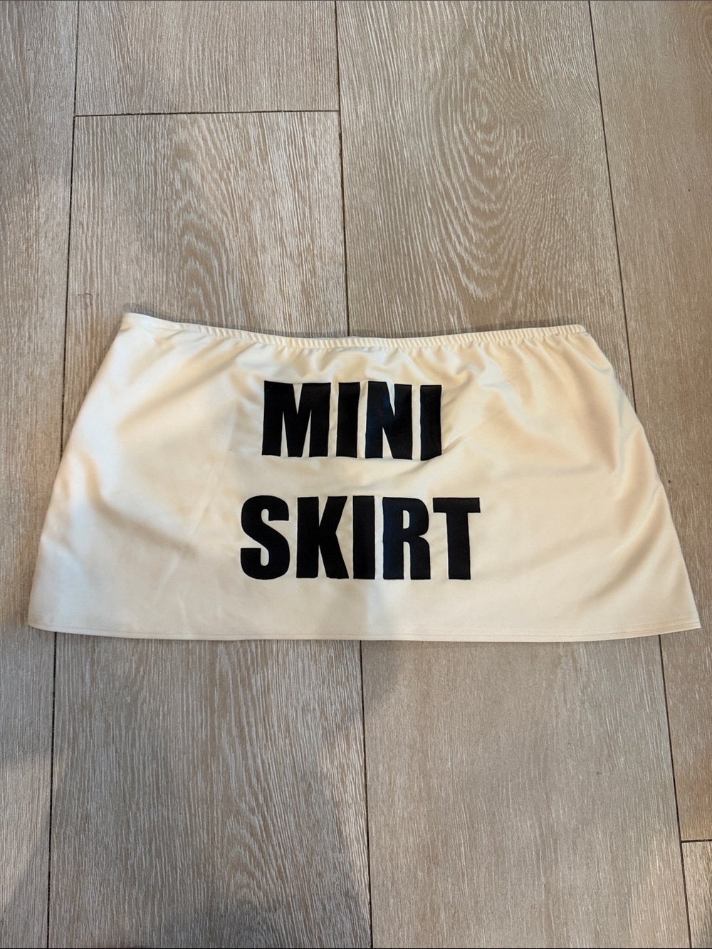 OGBFF Cream Low-Rise Graphic Micro Mini Skirt Size Small